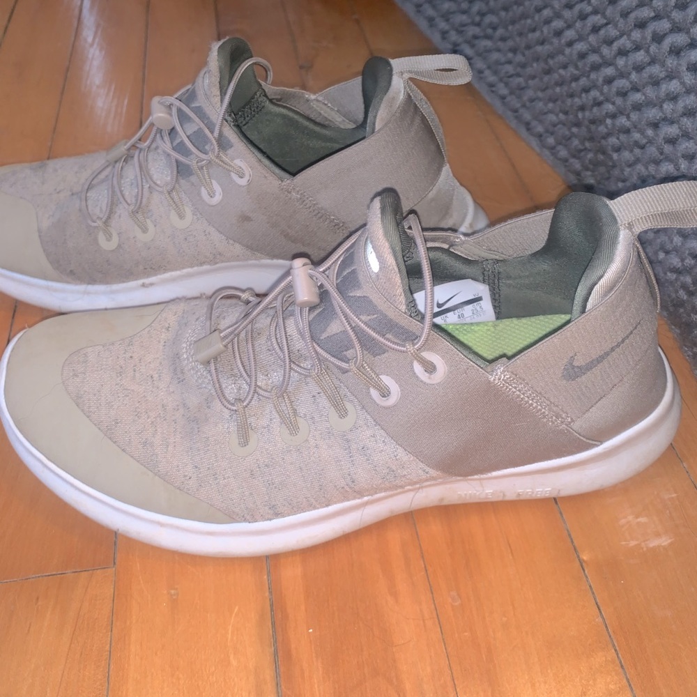 NIKE free rn commuter